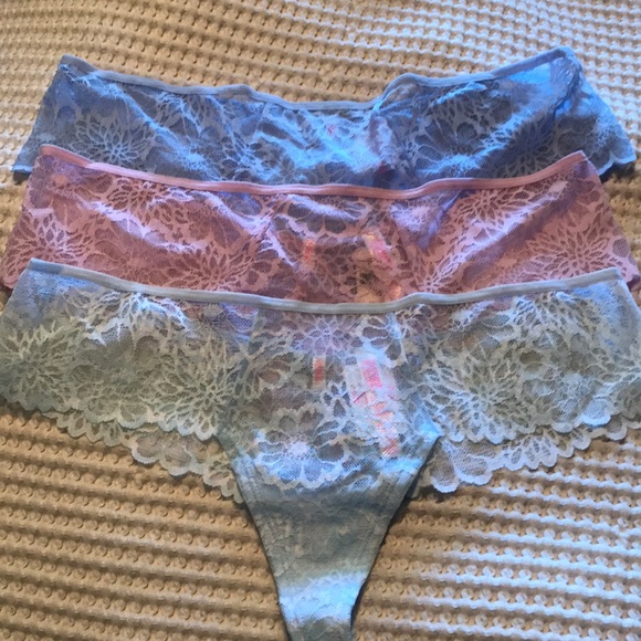 VS Pink - Picture 1 of 3